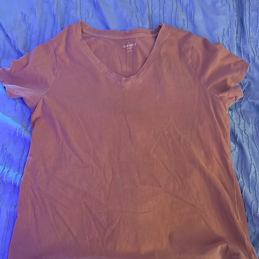 old navy salmon pink t shirt